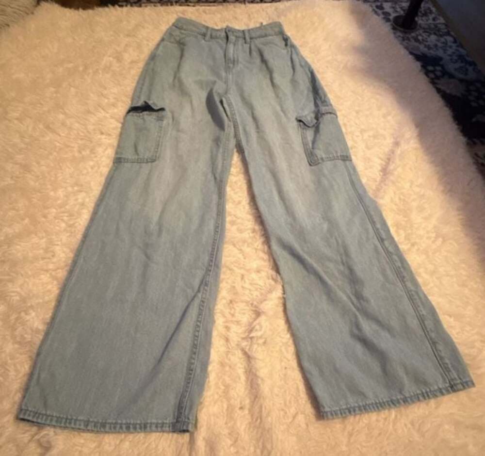 Hollister High-Rise Vintage Baggy Cargo Jeans